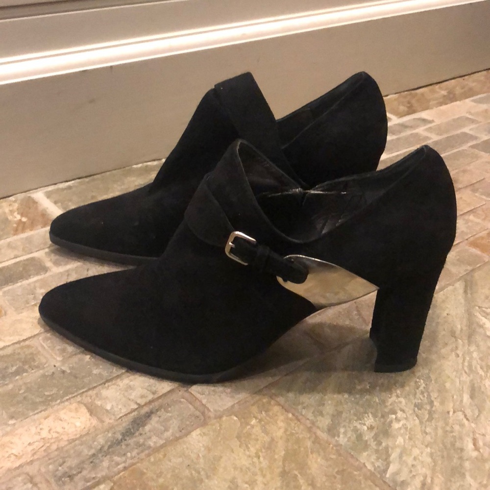 Stuart Weitzman Heeled Black Booties Size 7